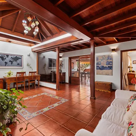 Casa Arima * بلايا بلانكا