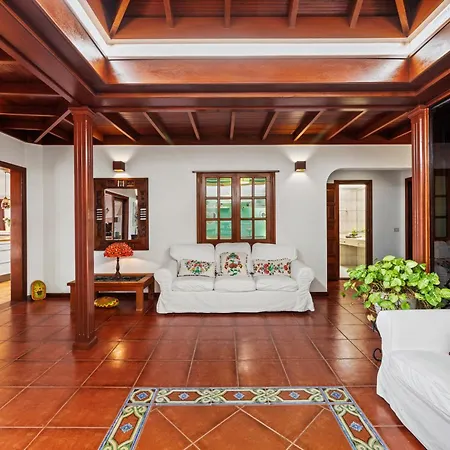 فيلة Casa Arima *